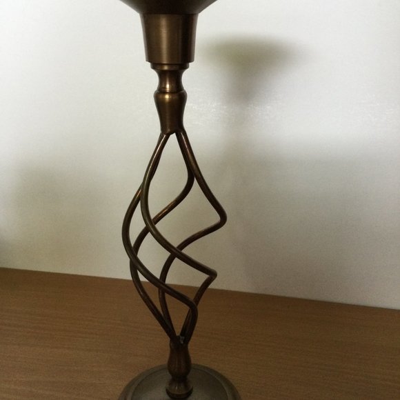 Vintage solid brass twisted spiral candleholder - Picture 3 of 5